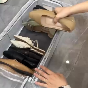 กล่องเก็บรองเท้าวางรองเท้า ความจุใหญ่ พับได้ พร้อมโครงเหล็กทนทาน กันน้ำ-ฝุ่น สีใส วัสดุPVC ใช้ในรถหรือบ้าน Cutie world