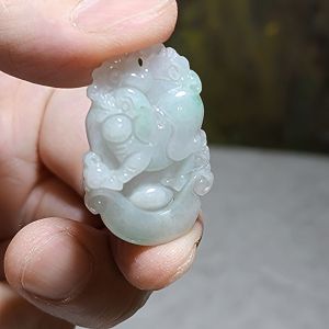 Type A Jadeite Chinese Zodiac Pig pendant (free necklace cord) 翡翠生肖豬吊坠(送項链绳)