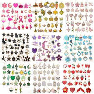 จี้แฟชั่นสไตล์โลหะผสมเคลือบสีสันสดใส 270 ชิ้น สร้อยข้อมือ DIY สร้อยคอ ต่างหู อุปกรณ์ทําเครื่องประดับ