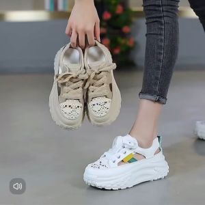 จัดส่งในกรุงเทพฯ รองเท้าผ้าใบผู้หญิง รองเท้าผ้าใบลูกไม้ รองเท้าผ้าใบแฟชั่น ส้นหนา5CM ไซส์ 35-44 ใส่นุ่ม เดินสบาย จัดส่งภายใน 24 ชั่วโมง