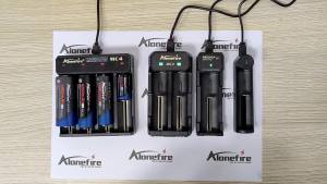 Alonefire | Bộ Sạc USB Thông Minh Cho Pin Li-ion 3.7V 1-4 Kênh Sạc Lại Được 5V Tương Thích Với 18650/26650/16340/14500/21700/18350