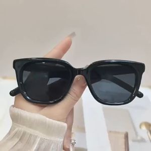 Geovannery ​​​​​​​Kacamata Hitam Bingkai Persegi Wanita Musim Panas UV Perlindungan Kacamata Hitam Perlindungan Matahari COD