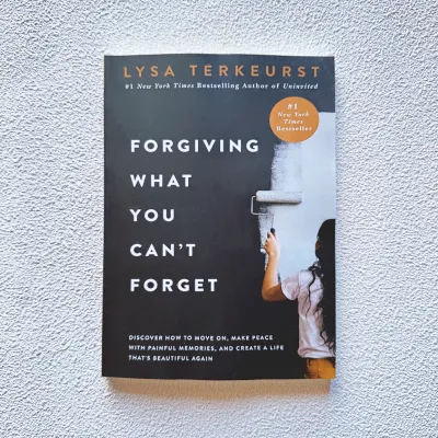 Forgiving What u cant Forget by Lysa Terkeurst(paperback)