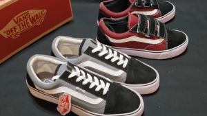 Sepatu Wanita Murah Berkualitas Bahan Kanvas Denim Tahun 2023