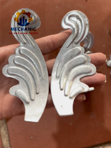 LÁ MỎ VỊT hoa tôn sắt dập hoa sắt trang trí phụ kiện mỹ thuật bán theo đôi ( vế trái + vế phải)