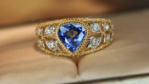 Montagne Jewelry 18K Pure Yellow Gold Ring Diamond Inset Vintage Design Fine Jewellery Natural 1.68 Carat Cornflower Blue Sapphire Ring