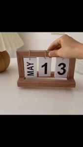 ปฏิทินหมุนหน้ากระดาษ ตกแต่งโต๊ะ ทำจากไม้ ปฎิทินตั้งโต๊ะ Wooden Calendar ของแต่งห้องสไตล์มินิมอล