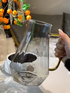 Large-capacity glass cold water jug for home use explosion-proof and high-temperature resistant tea brewing pot stylish water cup set for guests