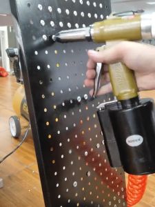 Air Hydraulic Riveter Heavy Duty Blind Rivet Gun pop-up Pneumatic Riveting Tools for 2.4-5 MM