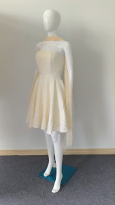 ชุดเดรสเกาะอกกระโปรงย้วย พร้อมผ้าพันคอ