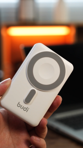 BUDI 10000 mAH 1 for 3 Magnetic Wireless Power Bank Built-in Cables