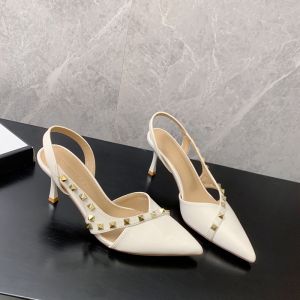 รองเท้าแตะส้นสูงหัวแหลมแบบสวมข้างสำหรับผู้หญิง ทรงหัวมน ดีไซน์เรียบง่าย สไตล์ฤดูร้อน 2025 รองเท้าแตะส้นเดี่ยวแบบสวมข้าง