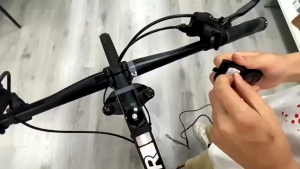 Đồng Hồ Đo Tốc Độ Xe Đạp Kỹ Thuật Số Trọn Bộ Pin LR44 Ngàm Gài Dây Bộ Cảm Biến Nhỏ Gọn 46x46x19mm Thông Minh