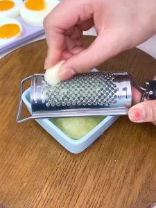 Stainless Steel Garlic Grinder Tool for Kitchen Potato Mud Cheese Grater Ginger Juicer Home Use Tool for Grinding And Pressing