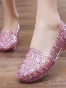 Fashionable Mom Summer Crystal Versatile Slippers Anti-Slip Hollow Wear-Resistant Transparent Outdoor Frozen Sandals Comfortable Plastic