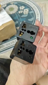 Phích cắm Lioa đa năng chuyển 2 chân ra 3 chân chất liệu nhựa ABS chịu nhiệt tốt chân cắm phi 5 - chân dẹp