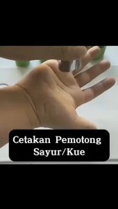 Cetakan Pemotong Buah Sayuran Wortel Bahan Stainless Steel Cookie Cutter Alat Pencetak Buah Kue Cookies Roti Nugget Bento Bentuk Gambar Lucu / Cetakan Dekorasi Bekal Multifungsi Anti Karat Tahan Lama Food Grade - GP Mall