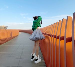 ฤดูใบไม้ผลิ 2023 ตูตูครึ่ง กระโปรง เต็ม ผ้าทูลล์ สูง เอว อ้วน มินิเดรส รุนแรงบวมขนาดเล็กสีชานม ผู้หญิง กระโปรง S