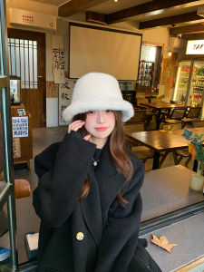 หมวกขนสัตว์หมวกกันหนาวสีขาวกันหนาวใส่ช่วงฤดูใบไม้ร่วงและฤดูหนาวสำหรับผู้หญิงหมวกทรงถังตะวันออกเฉียงเหนือหมวกกันหูหมวกชาวประมงขนฟูๆใส่หน้าได้