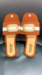 𝐌𝐚𝐬𝐡𝐢𝐞𝐅𝐨𝐨𝐭𝐰𝐞𝐚𝐫 S23 Chic Sparkle Square Buckle Flat Slides – Two-Tone Comfort Sandals