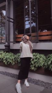 Rok Highwaist Jeans Nayla: Rok Cocok untuk Kerja & Nyaman untuk Sehari-hari