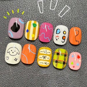 เล็บปลอมลายการ์ตูนน่ารัก ชุดเล็บสั้นสำหรับนักเรียน ผลิตภัณฑ์เสริมสีขาว ดีพีเอม อุปกรณ์เสริมเล็บสำหรับเด็ก
