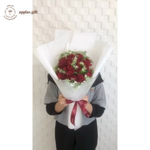 Bouquet Bunga Scarlet Rose: Hadiah Pernikahan & Graduasi