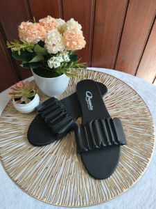 Sandal teplek wanita kerut / Sandal selop wanita / Sandal flat wanita terbaru / Sandal wanita murah / Sandal wanita kekinian / Sandal teplek wanita terbaru 2025