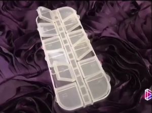 กล่องพลาสติก สีใส สำหรับใส่เครื่องประดับ 12 ช่อง