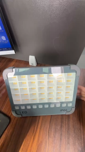 Đèn LED ngoài trời cắm trại bán hàng rong pin lithium đèn khẩn cấp di động đa chức năng năng lượng mặt trời USB