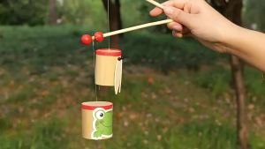 Bamboo Cicada Spinning Noisemaker Toy Traditional Chinese Folk Hand‑Operated Buzzing Sound Toy for Kids Party Gift