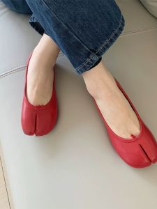 สไตล์เกาหลี ผู้หญิง รองเท้ากรงเล็บหมูก้นแบนแบบสวม ทันสมัย ระบายอากาศได้ดี ลำลอง รองเท้าสําหรับนักเรียนสวมใส่ง่าย