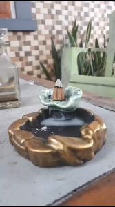 Wadah Plus Dupa Kerucut Aromaterapi: Paket Lengkap untuk Pengharum Ruangan