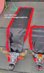 Asli Bantengan anak (Bonus kain) kayu dan tanduk asli mainan kesenian tradisional  banteng mberot.