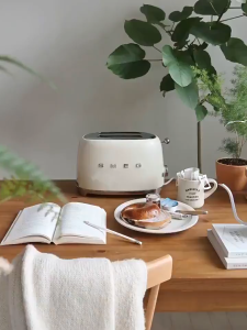 ✅[Ready Stock] SMEG 2 Slice Toaster Simple toaster oven 50s Retro Style Aesthetic Home Breakfast Maker TSF01-Cream