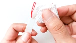 300pcs Nail Polish Remover Cotton Wipes Lint-Free Eyelash Glue Wipes Paper Gel Polish Remover Clean Manicure Tool