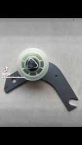 Bánh tỳ căng dây curoa máy sấy electroluc 11kg EDV114