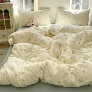 Jacquard Double Layered Quilt Four-Piece Set