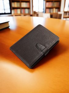 สมุดบันทึก A5 หนังสีดำ Seal Handmade Business Office หนังแท้ไนลอน สายรัดหนังแท้ ปกแข็ง สมุดบันทึกแบบมีช่องว่างสำหรับธุรกิจระดับไฮเอนด์