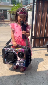 ลำโพงมีสายคล้อง K52-S แถมไมค์ มีไฟLED รีโมท กำลังขับ 40watt (2000 P.M.P.O) แบตเตอรี่ 3000 MAH  Bluetooth version : 5.0 Super Bass