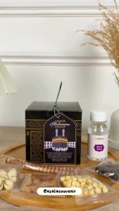Hampers Gift Miniatur Kabah Oleh Oleh Haji dan Umroh Kacang Arab Kurma Nabawi Oleh Oleh Haji Umroh