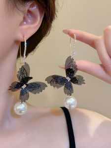 Butterfly Ear Hook Earrings Pearl Mesh Womens Fashion Traditional Style Suitable for round And Oval Faces New 2025 Popular Model