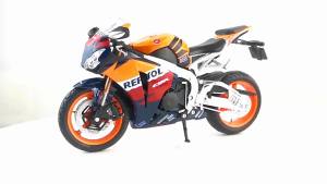 2024 1/12 Scale Honda CBR1000RR Repsol Fireblade Motorcycle Diecast - A High-Quality Diecast Vehicle from Automaxx Joycity