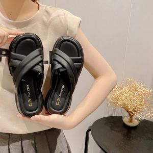 Xishop มาใหม่ รองเท้าผู้หญิงสวยๆ แบบสายไขว้ เสริมส้นกำลังดี ไม่สูงมาก มีมาให้เลือก 3 สี เอาดีๆสวยขนาดนี้ ไม่มีไม่ได้แล้วป่ะ รีบกดก่อนหมด มาใหม่ ขายดีเกิ๊น