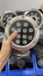 Đèn LED âm nước dạng chân đế hắt IP 68 chiếu sáng ĐỔI MÀU sân vườn hồ cá Koi 24VAC