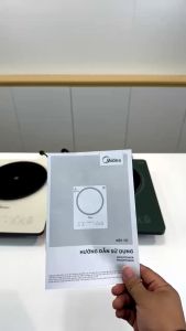 Bếp Điện Từ Midea MIC 221 Tặng Kèm Nồi Lẩu Công Suất 2200W 6 Chế Độ Nấu Tự Ngắt Khi Quá Nhiệt Bảo Hành 24 Tháng