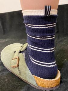 ถุงเท้าผู้หญิงลายทางบล็อกสีสไตล์วิทยาลัย  ขี้เกียจเกาหลี ผ้าฝ้าย เย็บคู่ ถุงเท้าถึงกลางน่อง ถุงเท้าจํานวนมาก