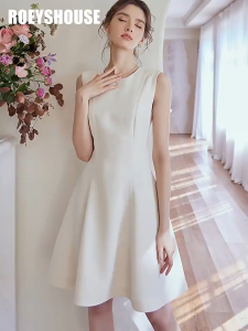 Đầm Xòe Không Tay Màu Kem Sữa / Thiết Kế Basic Tinh Tế Tôn Dáng Nhẹ Nhàng