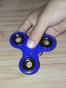 Đồ Chơi Xoay Tay Cầu Vồng Nhiều Màu Sắc EDC Giảm Căng Thẳng Giúp Tập Trung & Hỗ Trợ Người Bị ADHD - Đồ Chơi Xoay Tay Dành Cho Người Lớn & Thanh Thiếu Niên