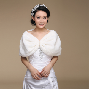 Fashionable Thickened Fur Shoulder Shawl Wedding Dress for Women Korean Style Ball Design Warmth Bride Cloak Winter Spring